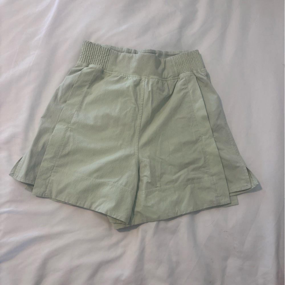 Lululemon Stretch Woven Relaxed-Fit High-Rise Short 4"
